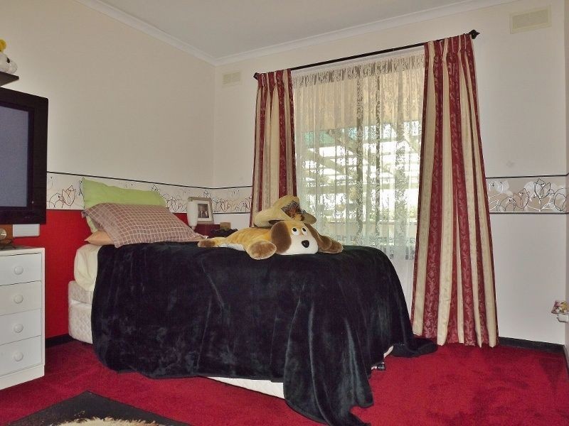 395 McDonalds Track, Hernes Oak VIC 3825