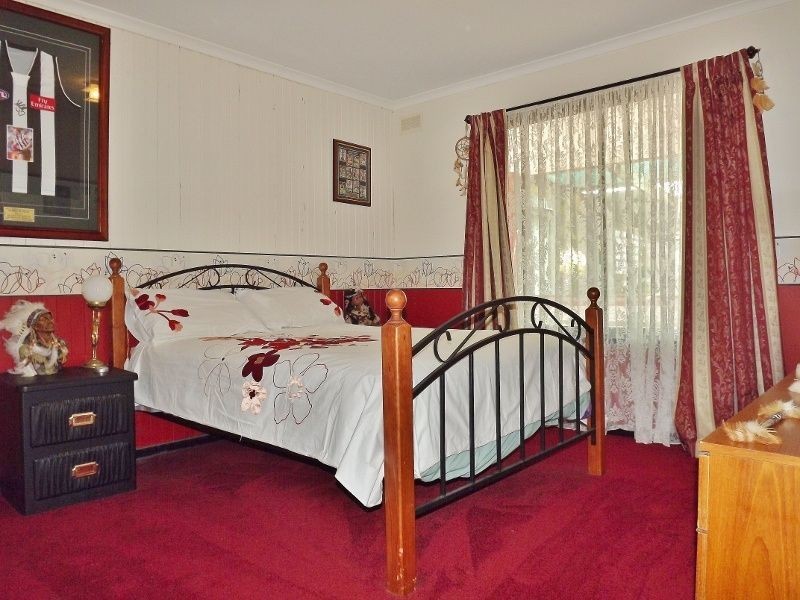 395 McDonalds Track, Hernes Oak VIC 3825