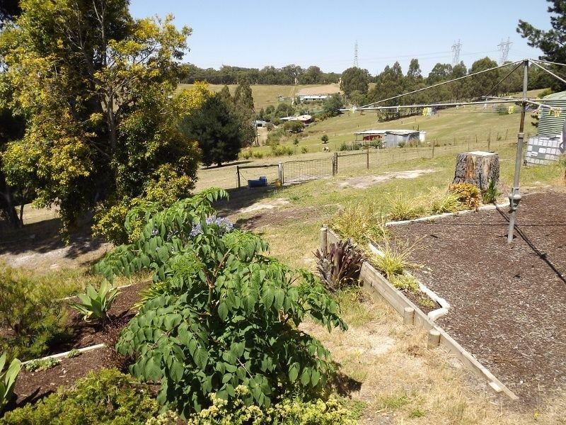 395 McDonalds Track, Hernes Oak VIC 3825