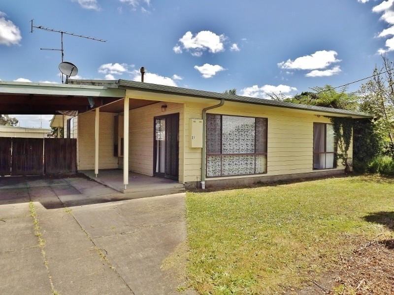 27 Thoresby Street, Newborough VIC 3825