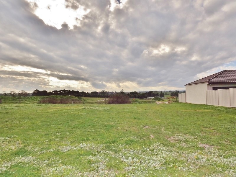 25 (Lot 36) Sweetwater Place, Moe VIC 3825