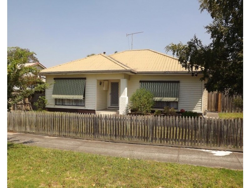 93 Hennessey Street, Moe VIC 3825