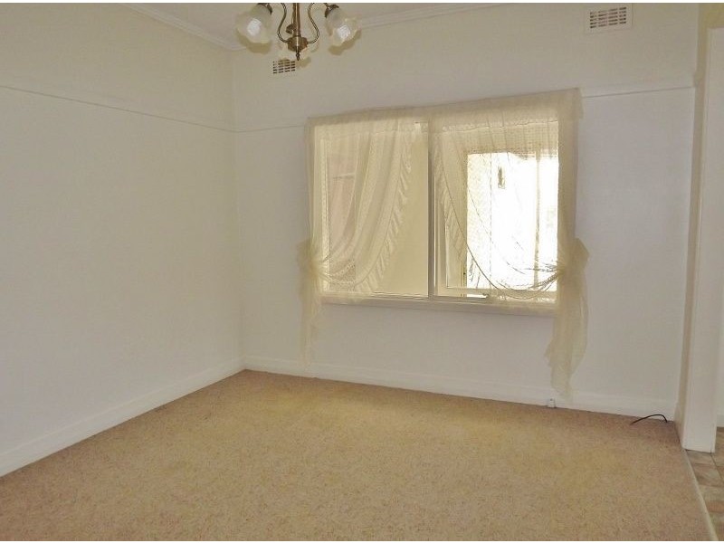 93 Hennessey Street, Moe VIC 3825