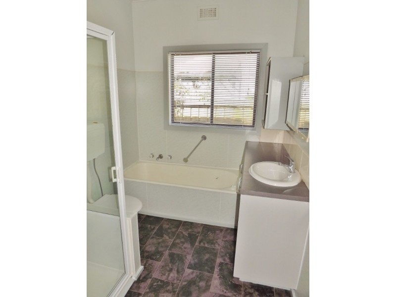 93 Hennessey Street, Moe VIC 3825