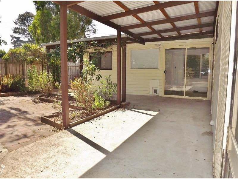 93 Hennessey Street, Moe VIC 3825