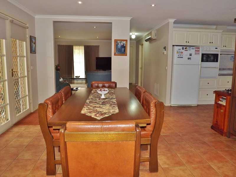 118 Southwell Avenue, Newborough VIC 3825