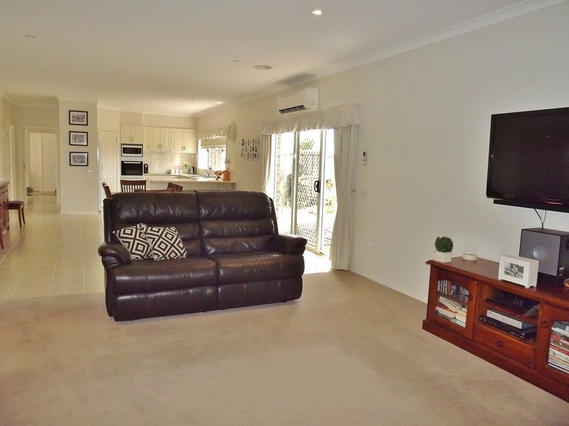 19  Montane Boulevard, Newborough VIC 3825