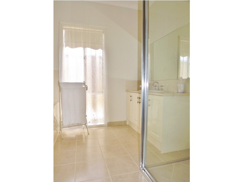 19  Montane Boulevard, Newborough VIC 3825