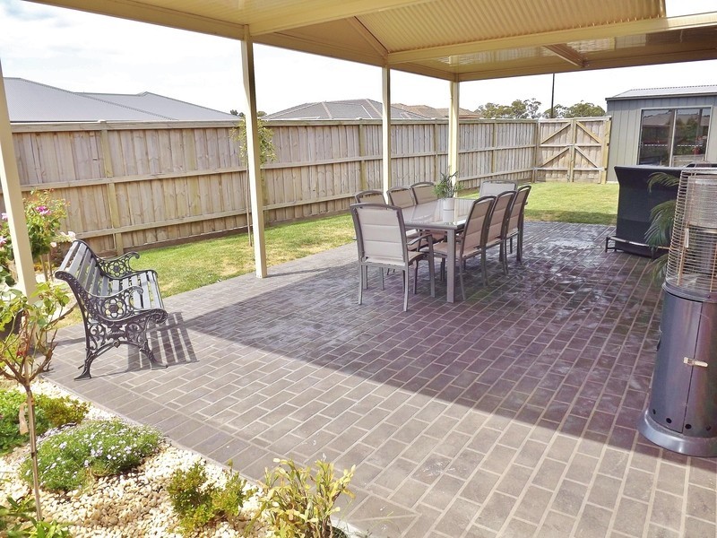 19  Montane Boulevard, Newborough VIC 3825