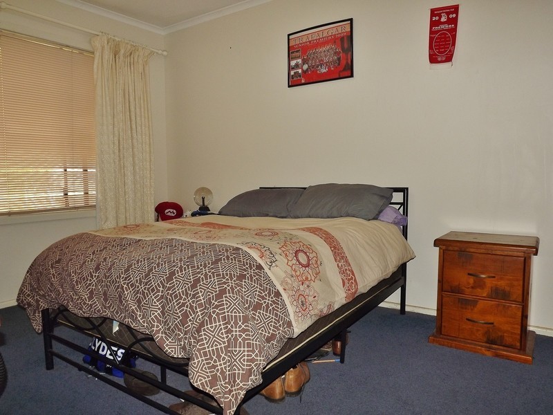 8 Chapmans Road, Trafalgar VIC 3824