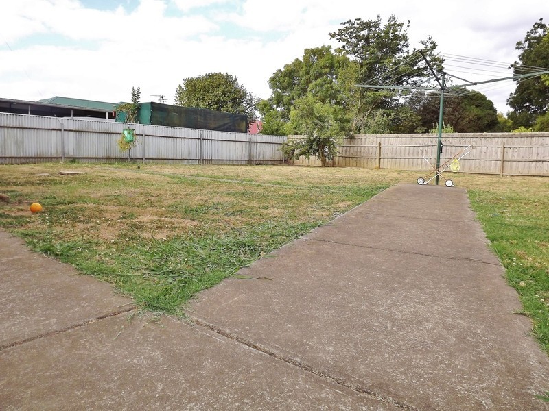 8 Chapmans Road, Trafalgar VIC 3824