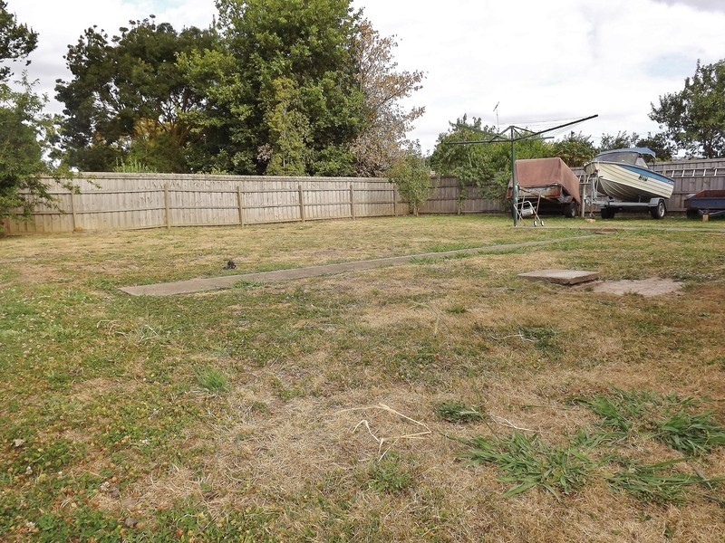 8 Chapmans Road, Trafalgar VIC 3824