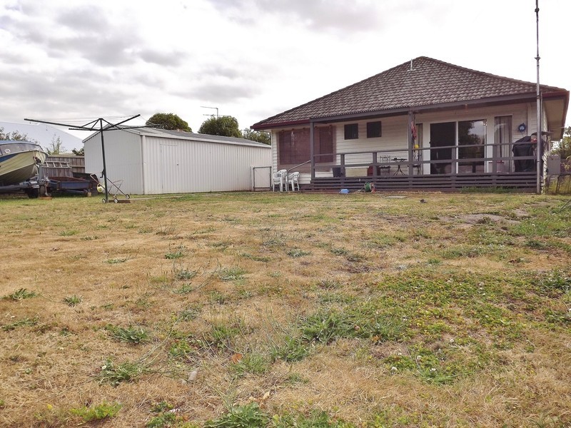8 Chapmans Road, Trafalgar VIC 3824