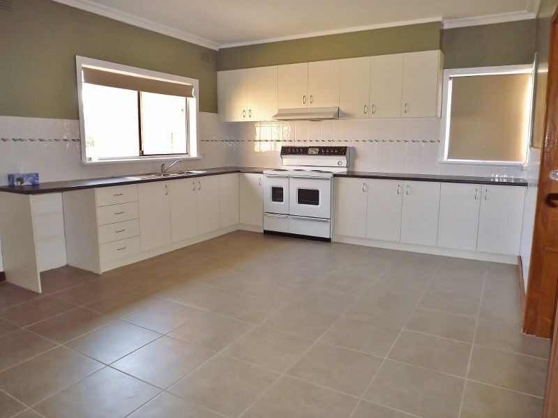 10 Bell Street, Moe VIC 3825