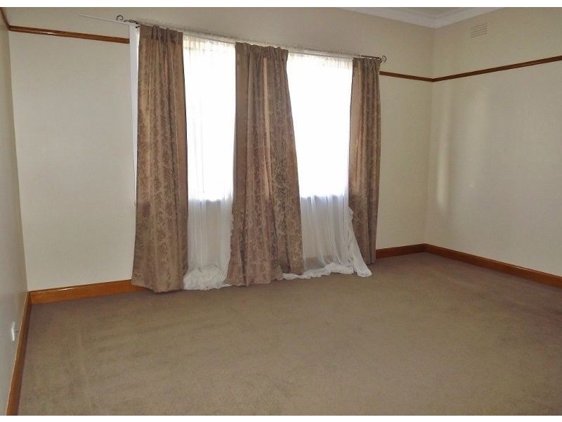 10 Bell Street, Moe VIC 3825