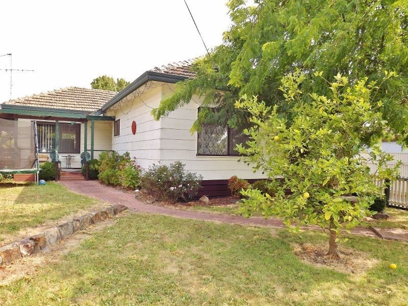 21 Avon Court, Newborough VIC 3825