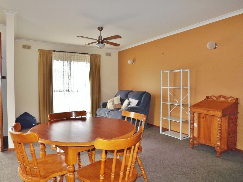 2/8 Walhalla Street, Newborough VIC 3825