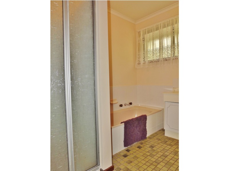 2/8 Walhalla Street, Newborough VIC 3825