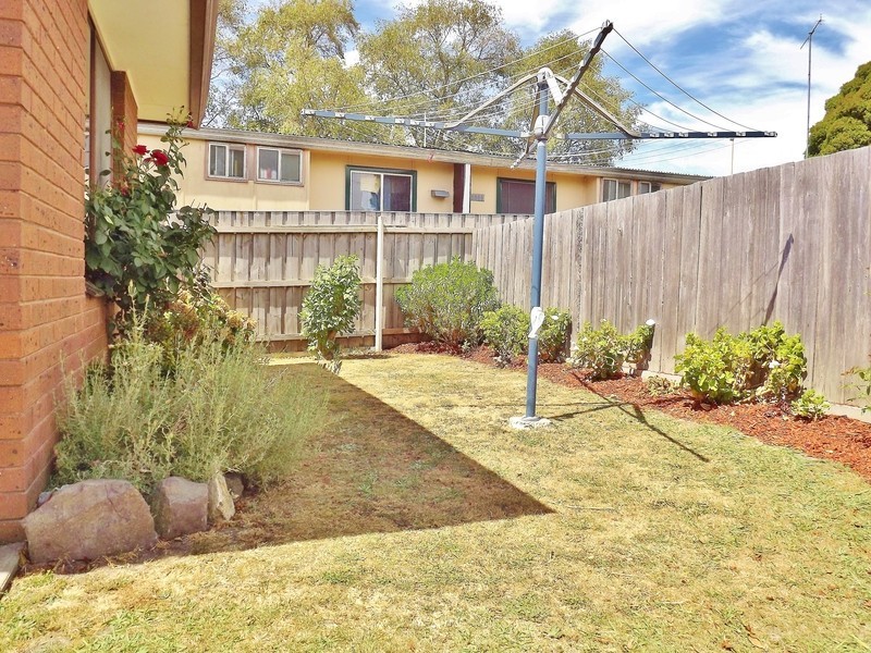 2/8 Walhalla Street, Newborough VIC 3825