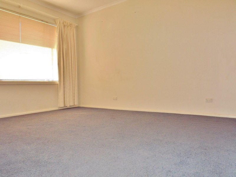 8 Chapmans Road, Trafalgar VIC 3824