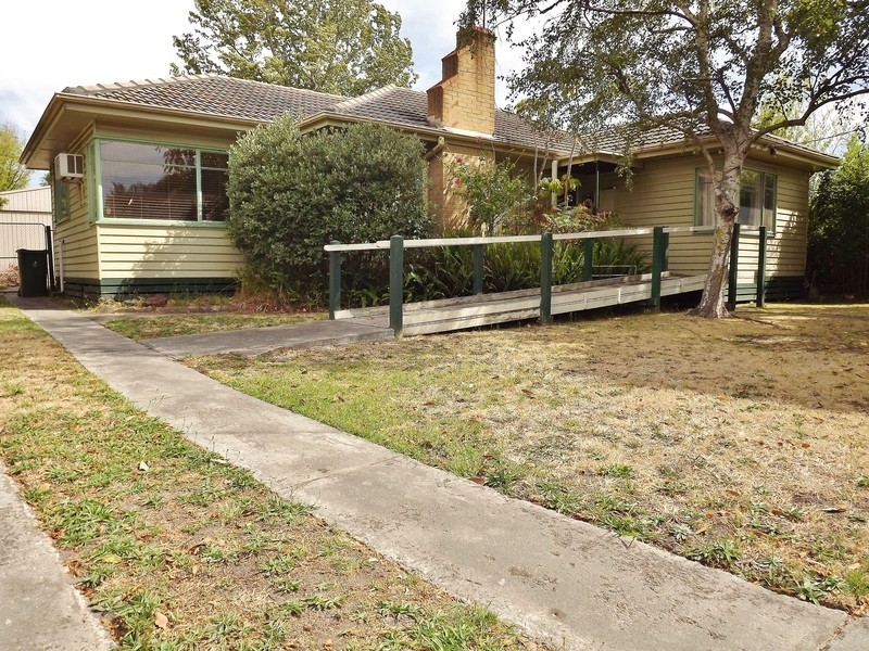 175 Service Road, Moe VIC 3825