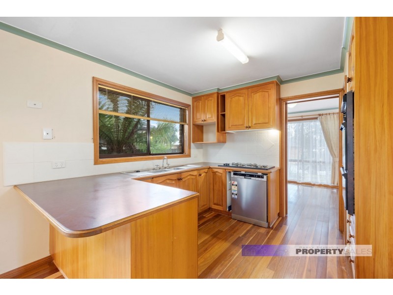7 Hall Court, Newborough VIC 3825