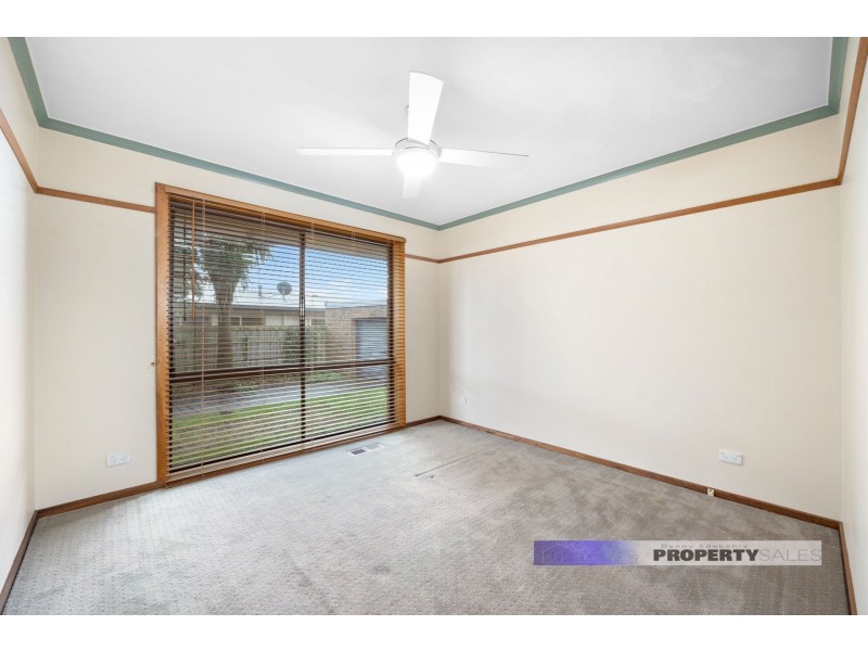 7 Hall Court, Newborough VIC 3825