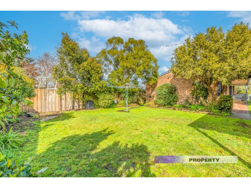 7 Hall Court, Newborough VIC 3825