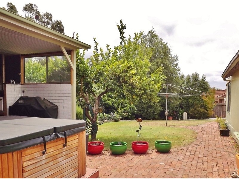 9 Burrage Street, Moe VIC 3825