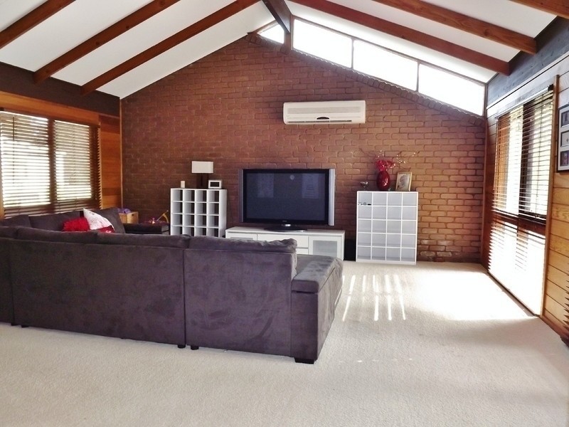 7 Frys Track, Newborough VIC 3825