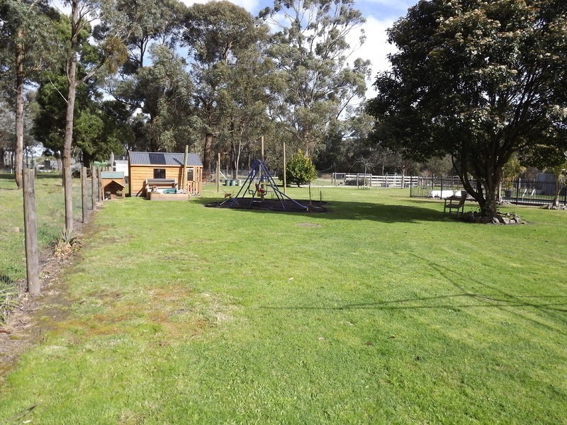 7 Frys Track, Newborough VIC 3825