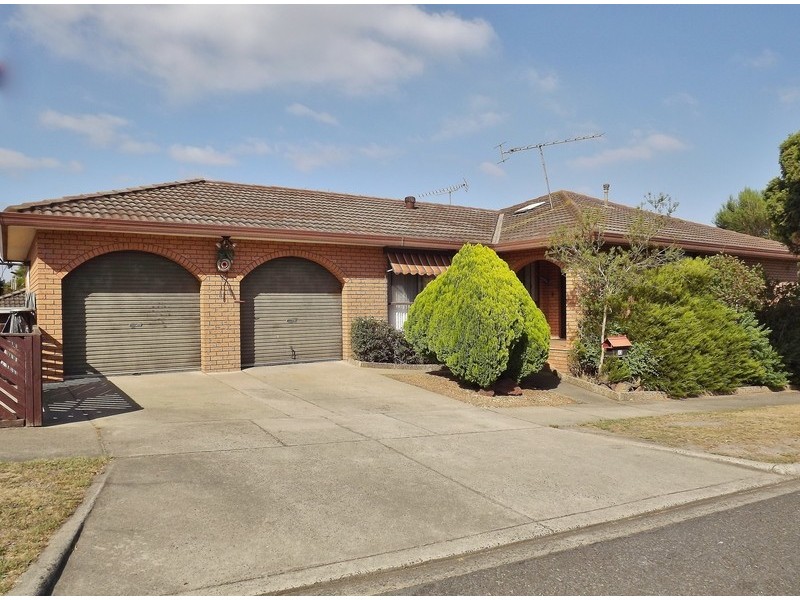 13 Merton Court, Newborough VIC 3825