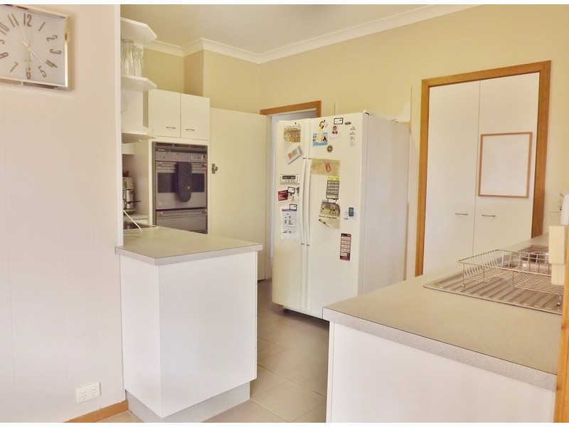 27 Heather Grove, Newborough VIC 3825