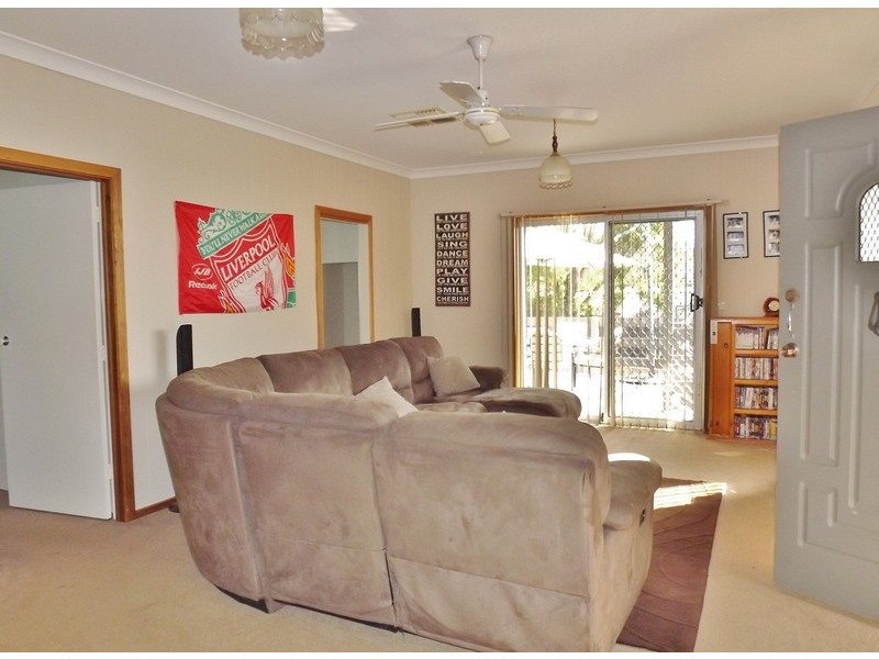27 Heather Grove, Newborough VIC 3825