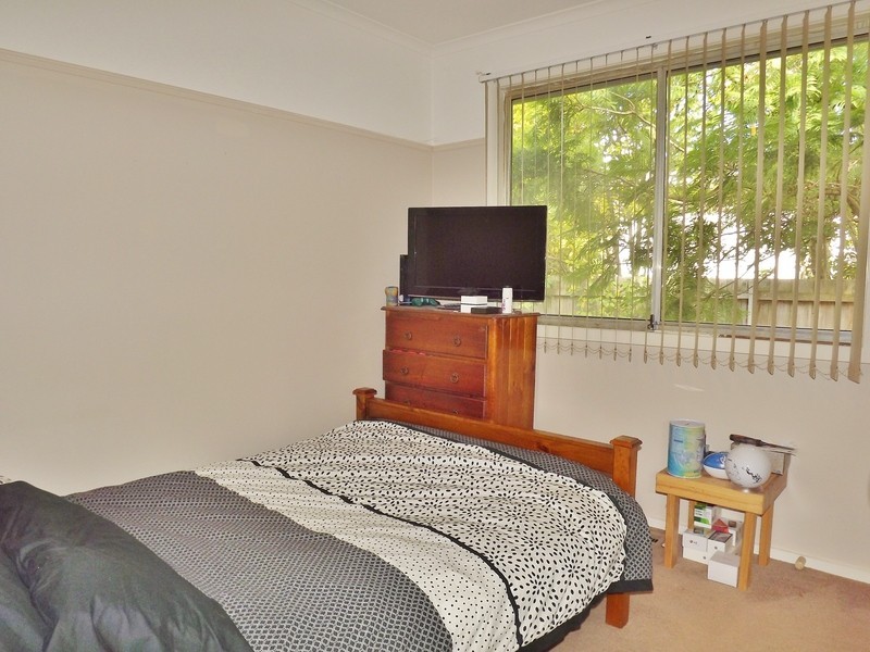 27 Heather Grove, Newborough VIC 3825