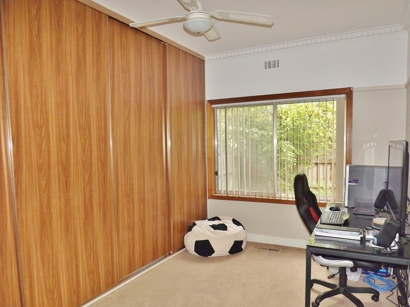 27 Heather Grove, Newborough VIC 3825