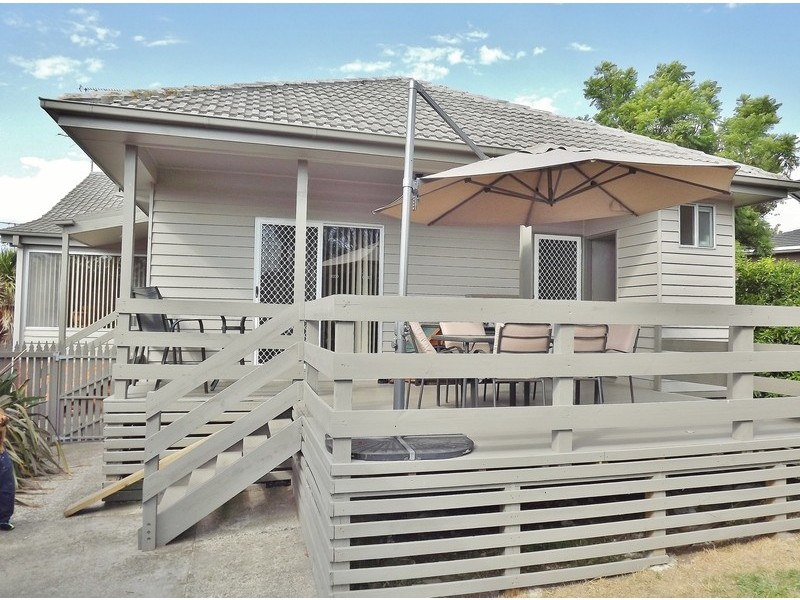 27 Heather Grove, Newborough VIC 3825