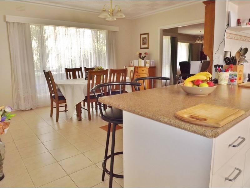 8 Kandra Road, Moe South VIC 3825