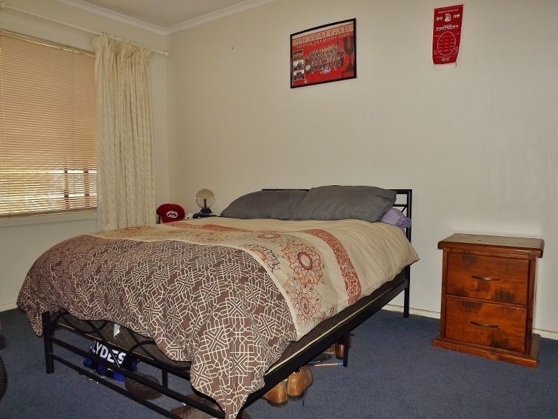 8 Chapmans Road, Trafalgar VIC 3824