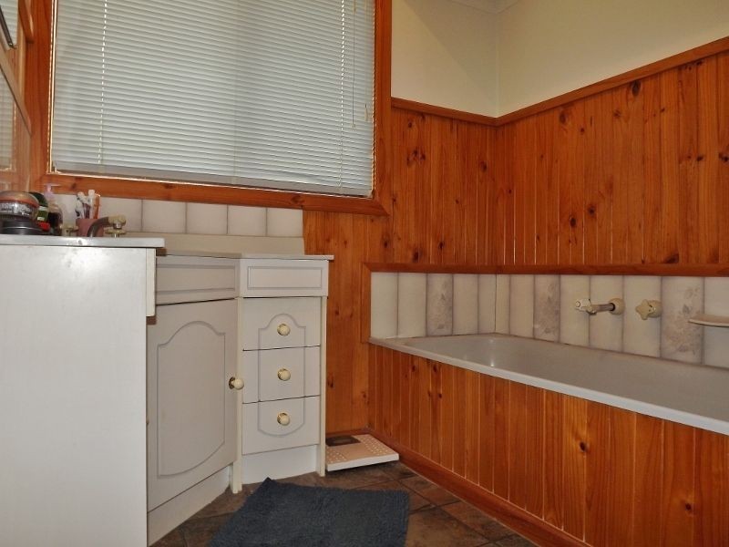 8 Chapmans Road, Trafalgar VIC 3824