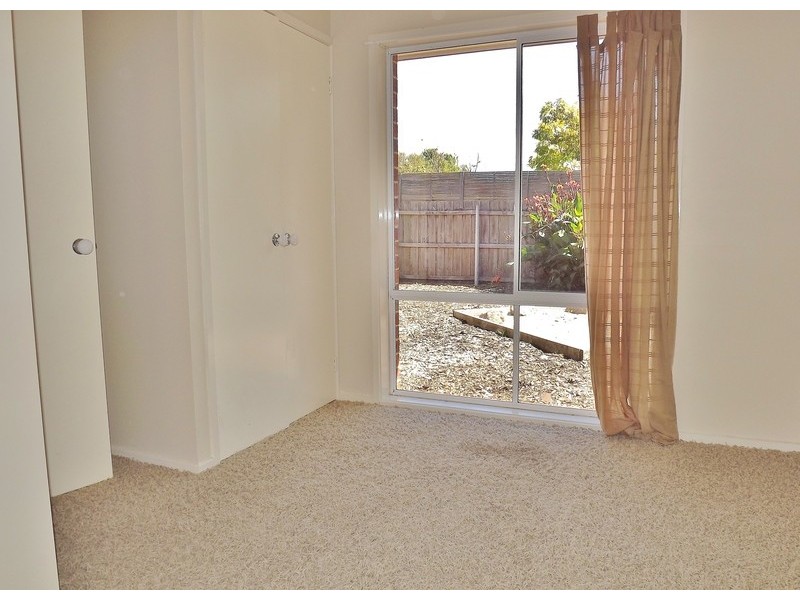 8 Fern Close, Newborough VIC 3825