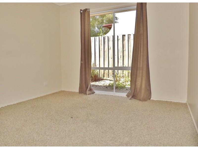 8 Fern Close, Newborough VIC 3825