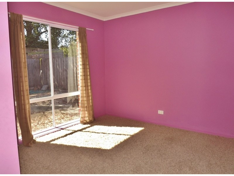 8 Fern Close, Newborough VIC 3825