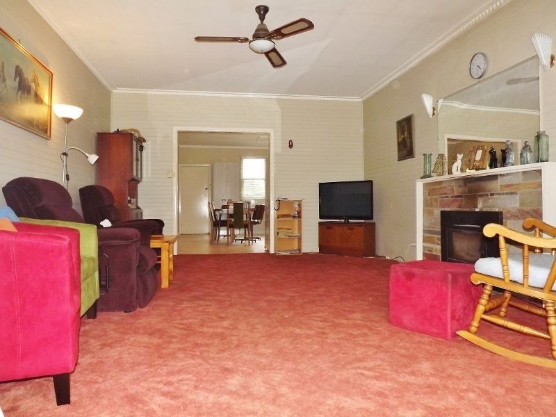 24 Thompsons Road, Newborough VIC 3825