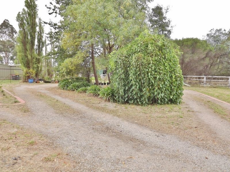 24 Thompsons Road, Newborough VIC 3825