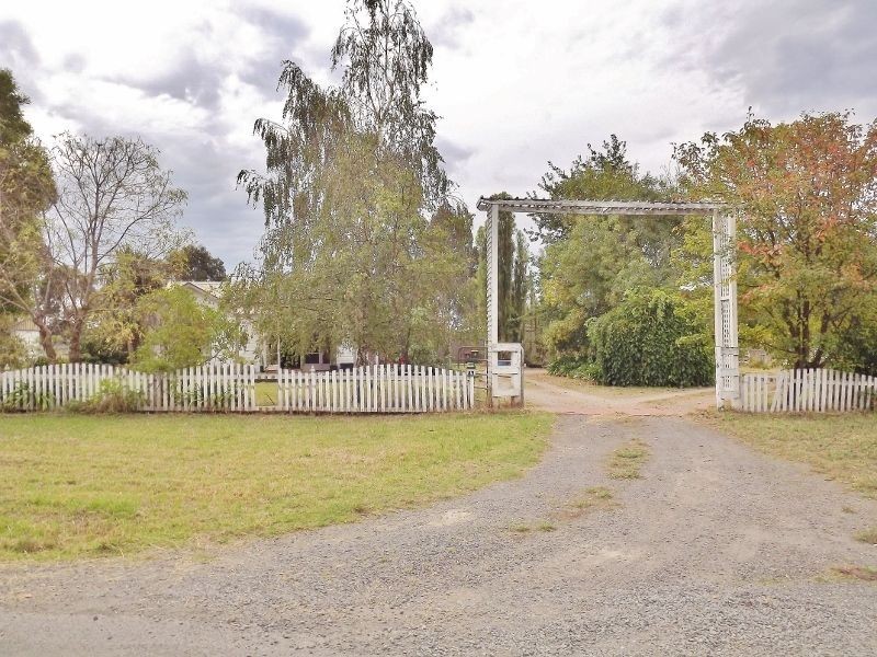 24 Thompsons Road, Newborough VIC 3825