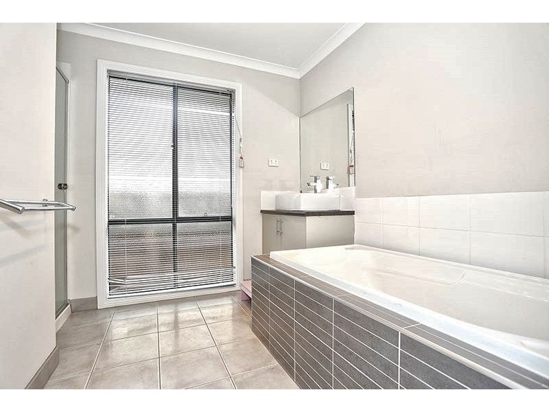 3 Ashlyn Parade, Moe VIC 3825