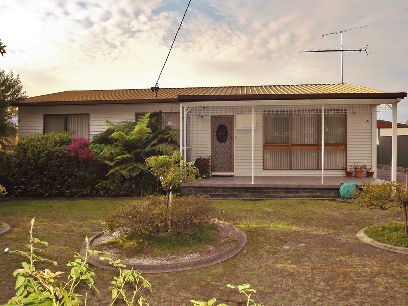 8 Thorpdale Street, Newborough VIC 3825