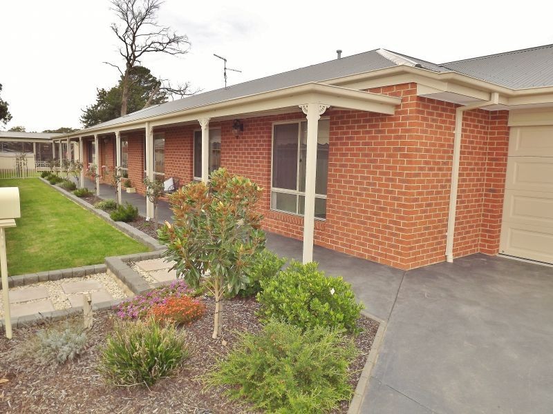 51 Sweetwater Place, Moe VIC 3825