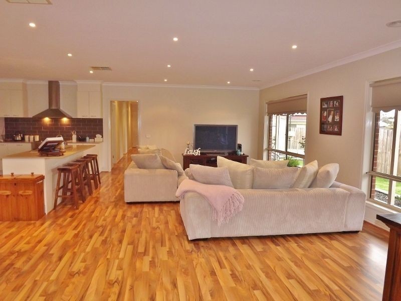 51 Sweetwater Place, Moe VIC 3825